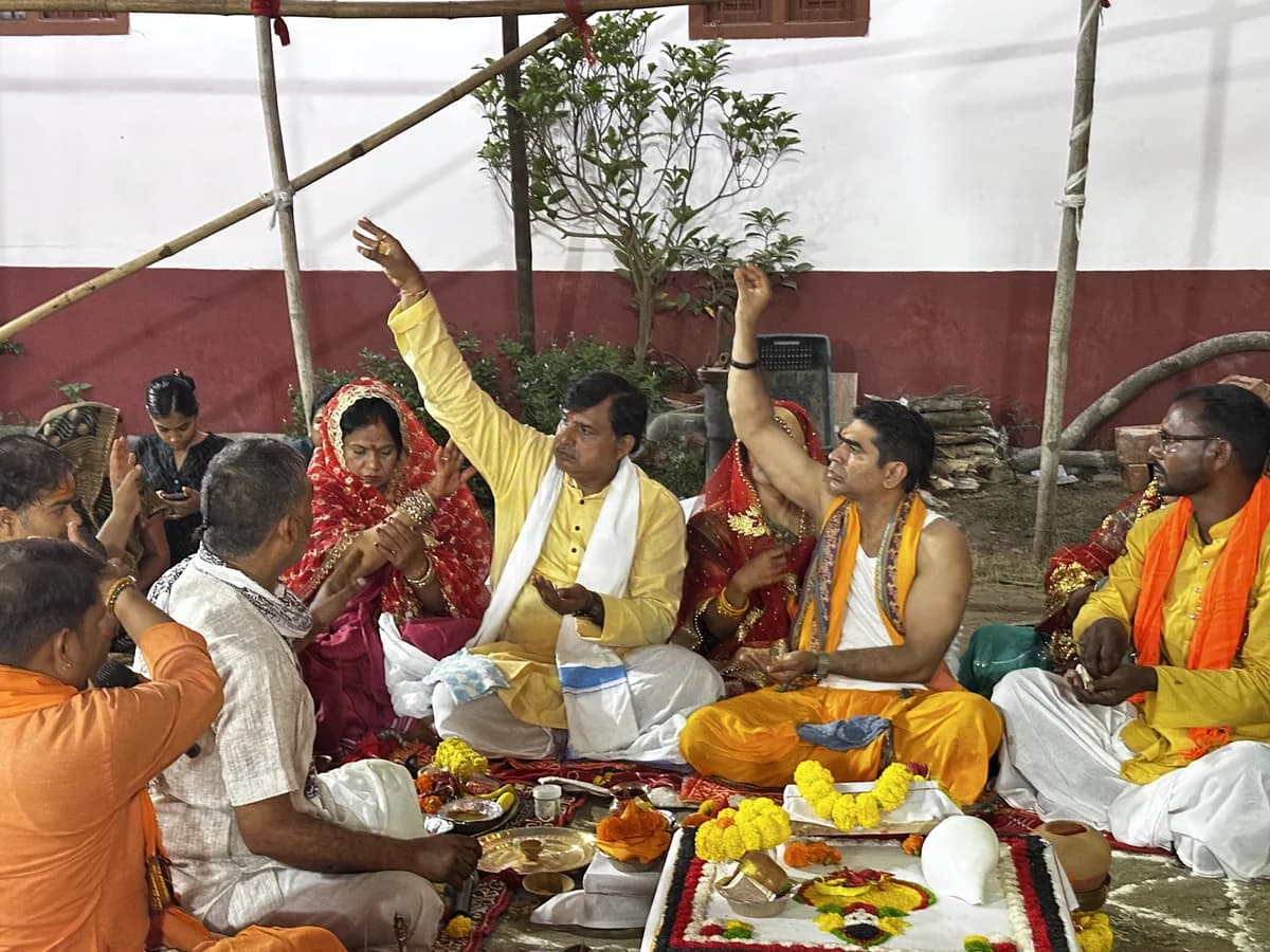 Mandap rituals and preparations on Day 2