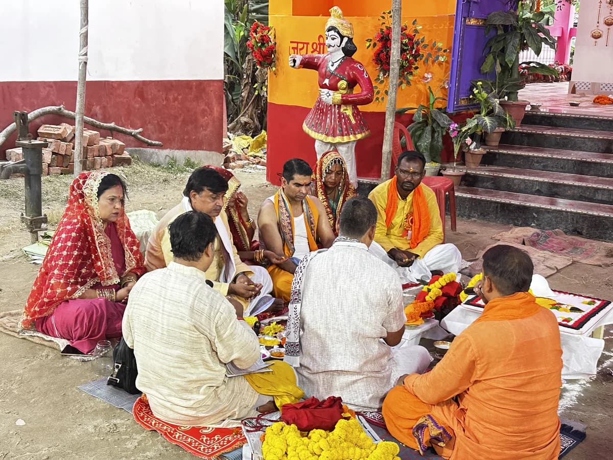 Mandap rituals and preparations on Day 2